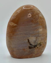 Charger l'image dans la galerie, Peach Moonstone Free Form