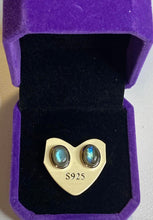 Load image into Gallery viewer, Stud Earrings