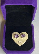 Load image into Gallery viewer, Stud Earrings