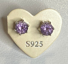 Load image into Gallery viewer, Stud Earrings