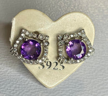 Load image into Gallery viewer, Stud Earrings