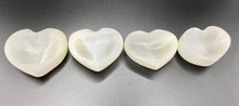 Cargar imagen en el visor de la galería, Satin Spar Mini Heart Bowls