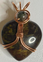 Cargar imagen en el visor de la galería, Heart Pendants in Copper

