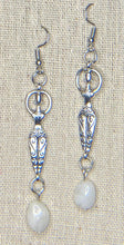 Charger l&#39;image dans la galerie, Goddess Dangle Earrings
