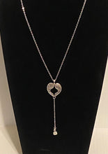 Lade das Bild in den Galerie-Viewer, Heart Shaped Angel Wings Charm Necklace
