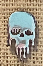 Charger l&#39;image dans la galerie, Skull Stud Earrings
